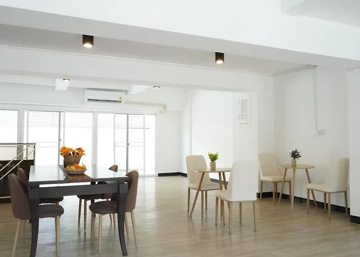 Roomquest It Square Don Mueang Airport Bangkok