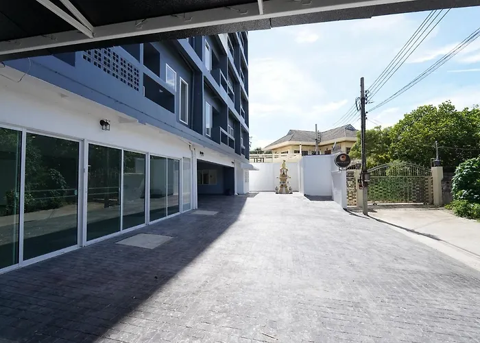 Hotel Roomquest It Square Don Mueang Airport Bangkok