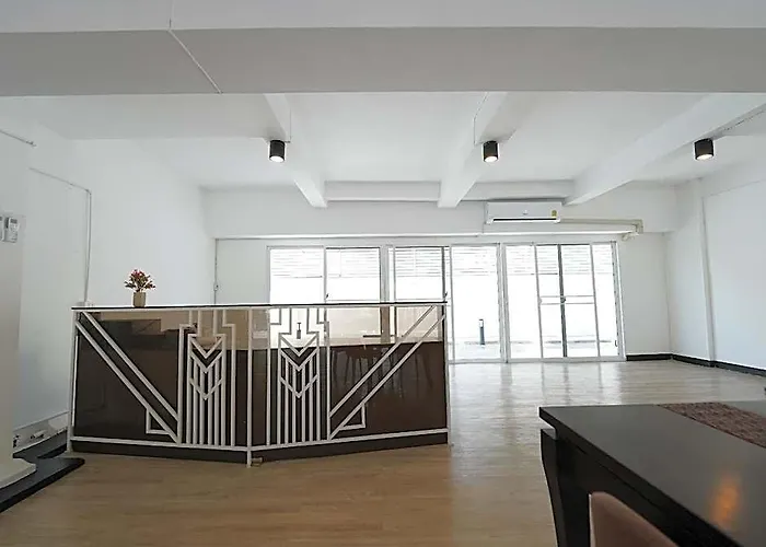 Roomquest It Square Don Mueang Airport Hotel Bangkok