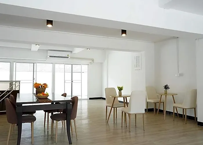 Roomquest It Square Don Mueang Airport Bangkok