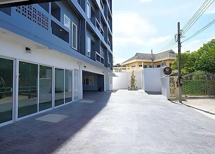 Roomquest It Square Don Mueang Airport Hotel