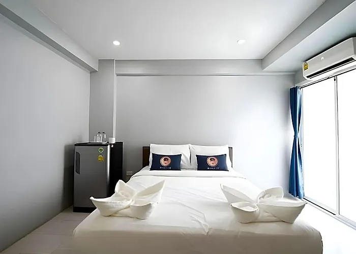 Hotel Roomquest It Square Don Mueang Airport 3*