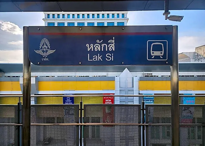 Roomquest It Square Don Mueang Airport Hotel