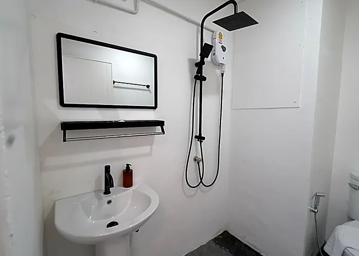 Roomquest It Square Don Mueang Airport Hotel