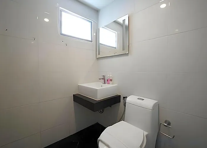 Roomquest It Square Don Mueang Airport Bangkok