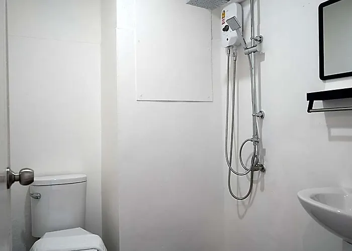 Roomquest It Square Don Mueang Airport Hotel